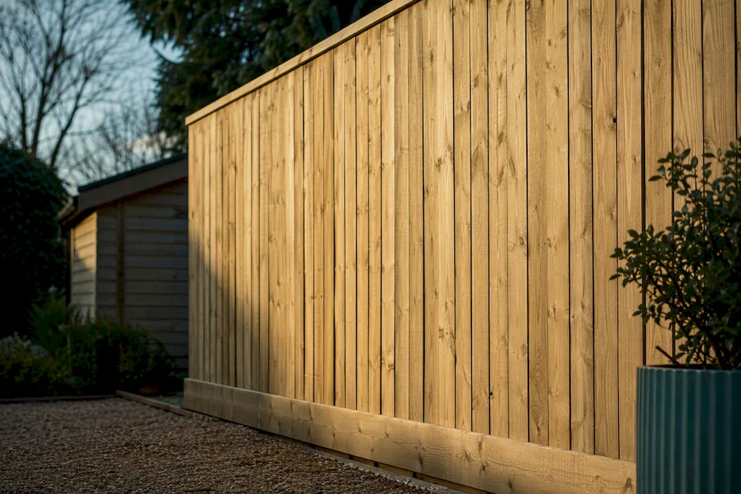 Seal, Height, Density: Acoustic Fence Panels That Work for Homeowners