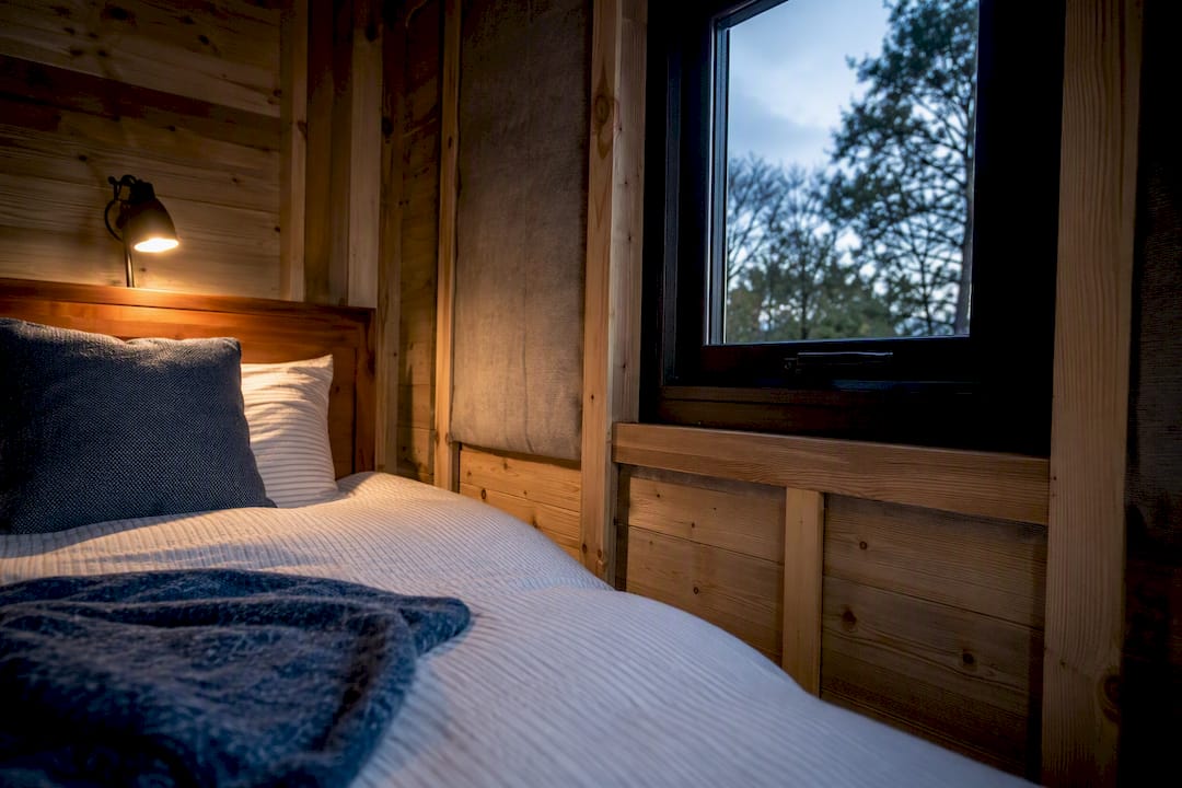 South East Installer Specs for Overnight Use in UK Garden Rooms