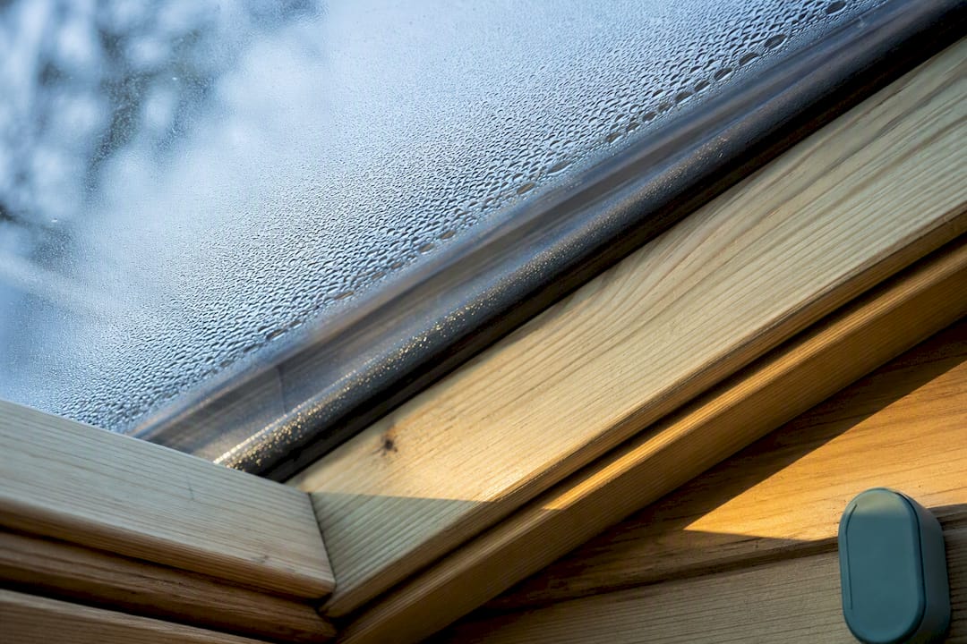 3 Installer Steps to Stop Garden Room Condensation in UK Homes
